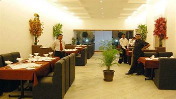 Hotel Riviera Executive Aurangabad  Exterior photo
